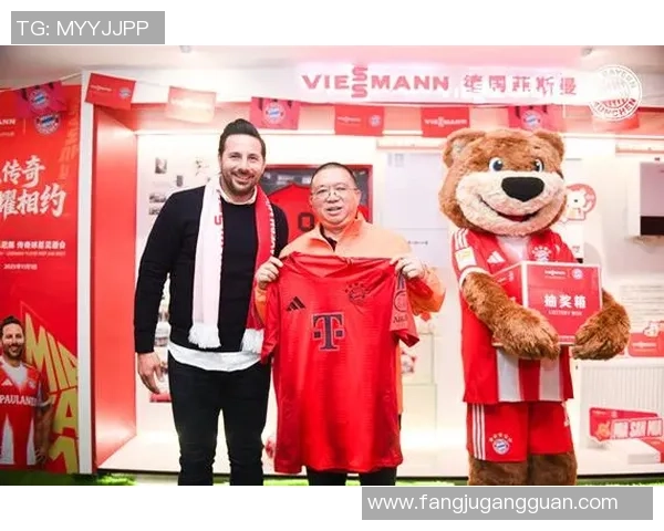 足球明星三人携手共创传奇时刻引领全球球迷热潮 足球明星三人携手共创传奇时刻引领全球球迷热潮